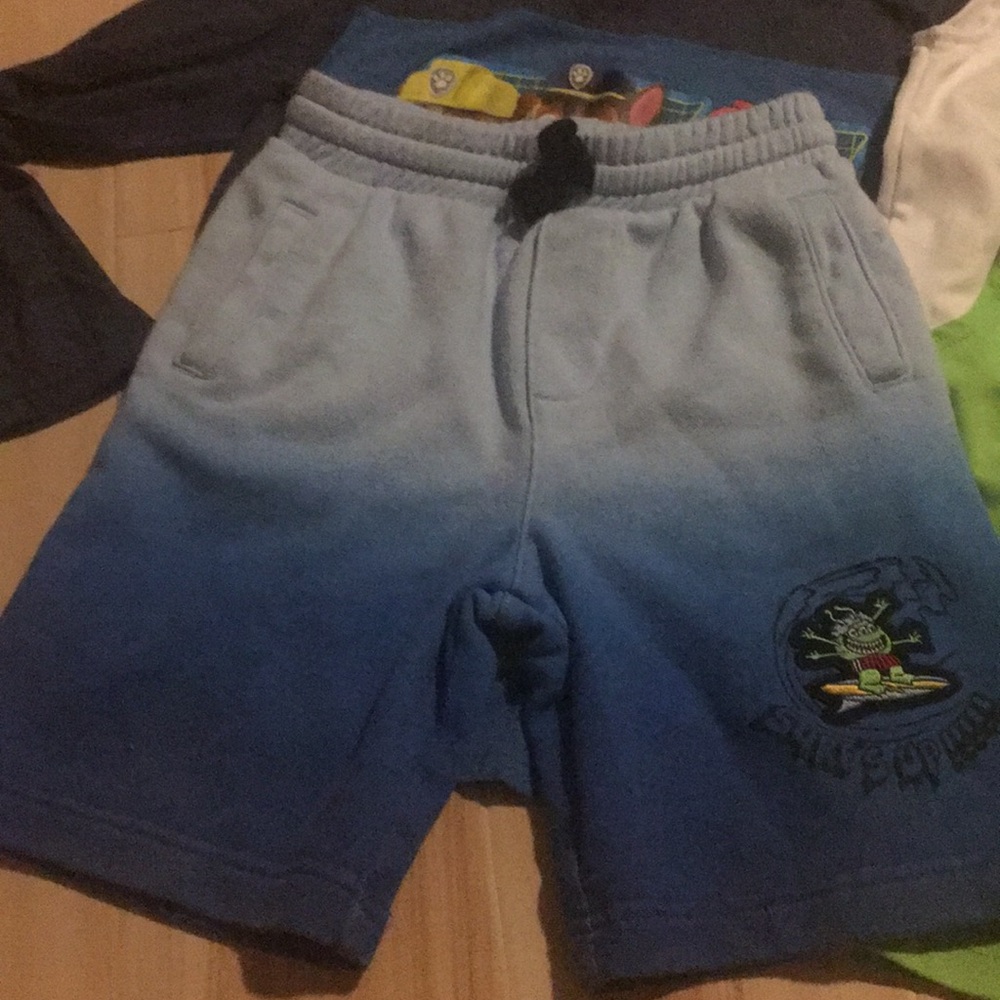 Random clothes - Picture 3 of 7